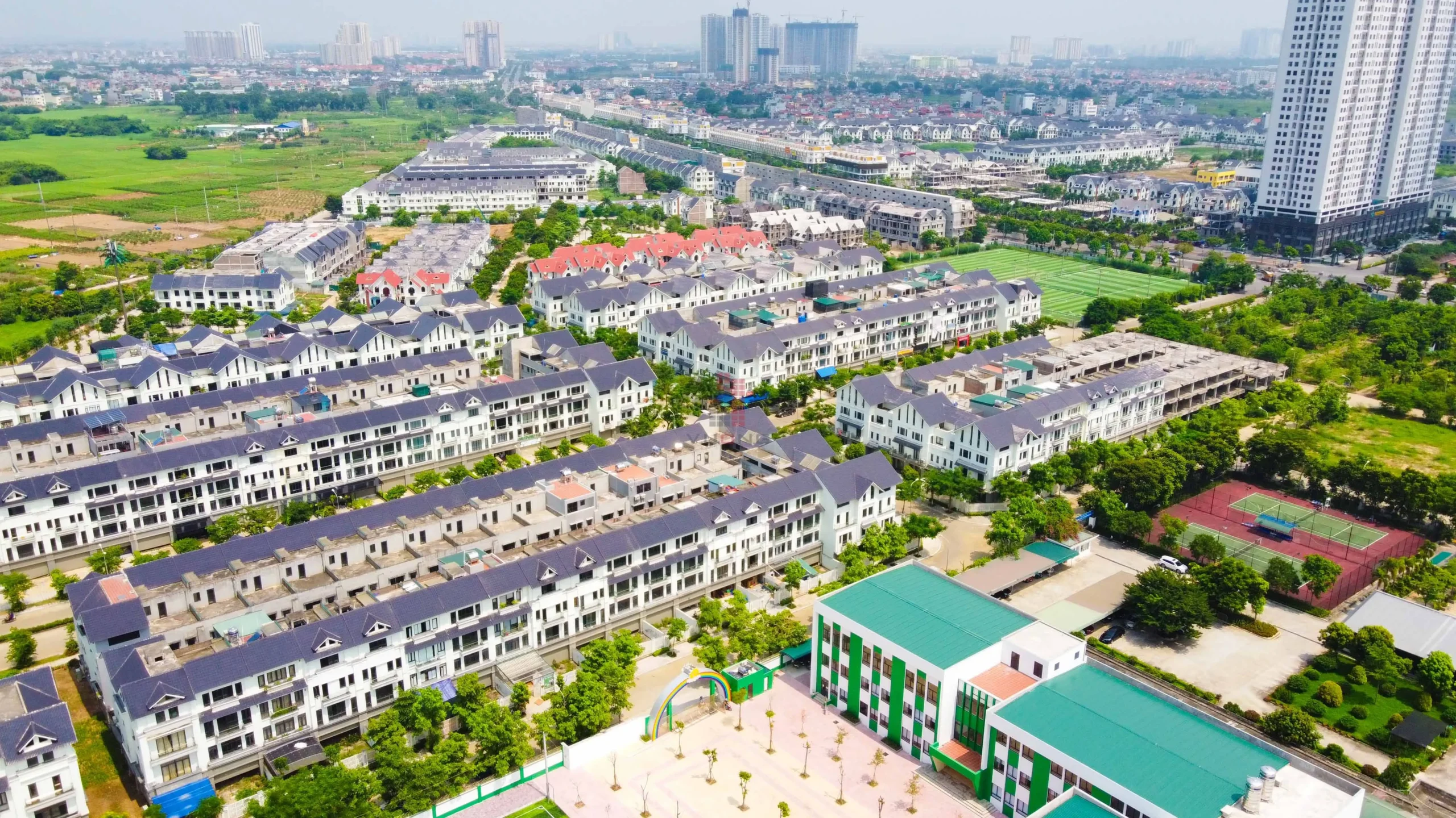 Lắp thang máy tại khu đô thị Gleximco - Lê Trọng Tấn, Hà Nội