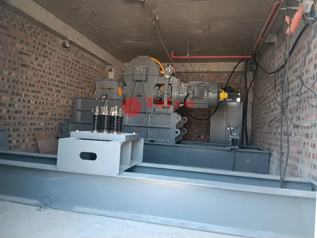 Cập nhật công trình lắp thang máy tại KCN Triều Khúc