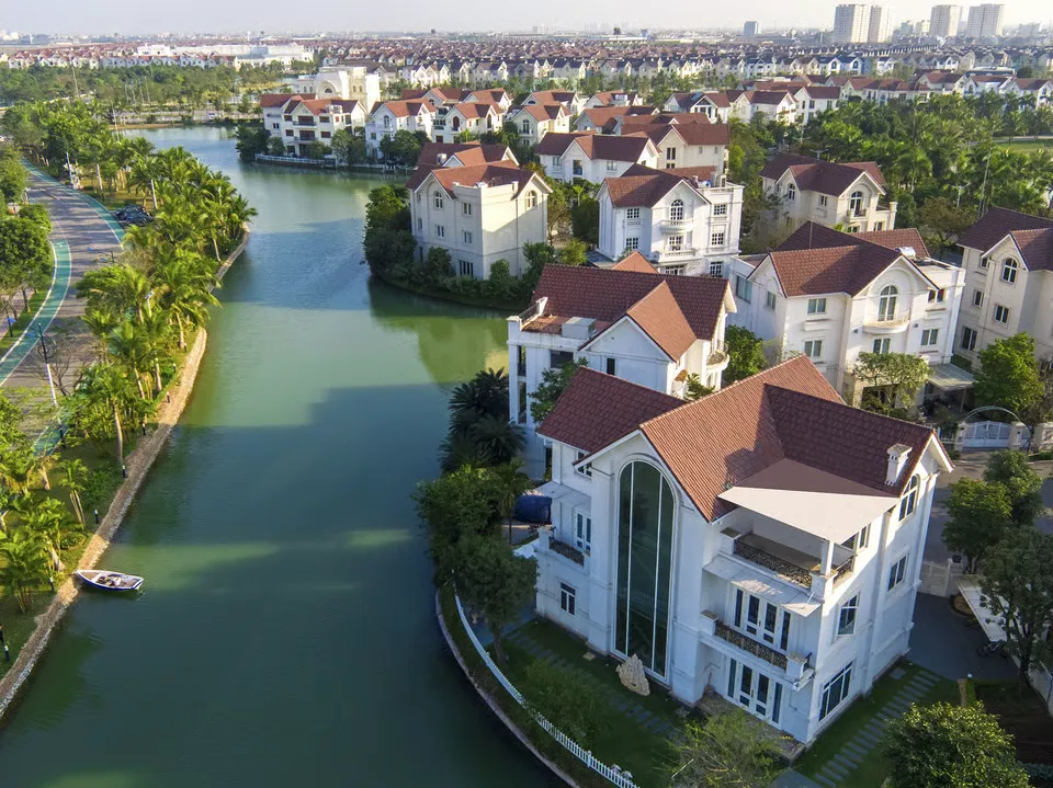 LẮP THANG MÁY TẠI VINHOMES RIVERSIDE
