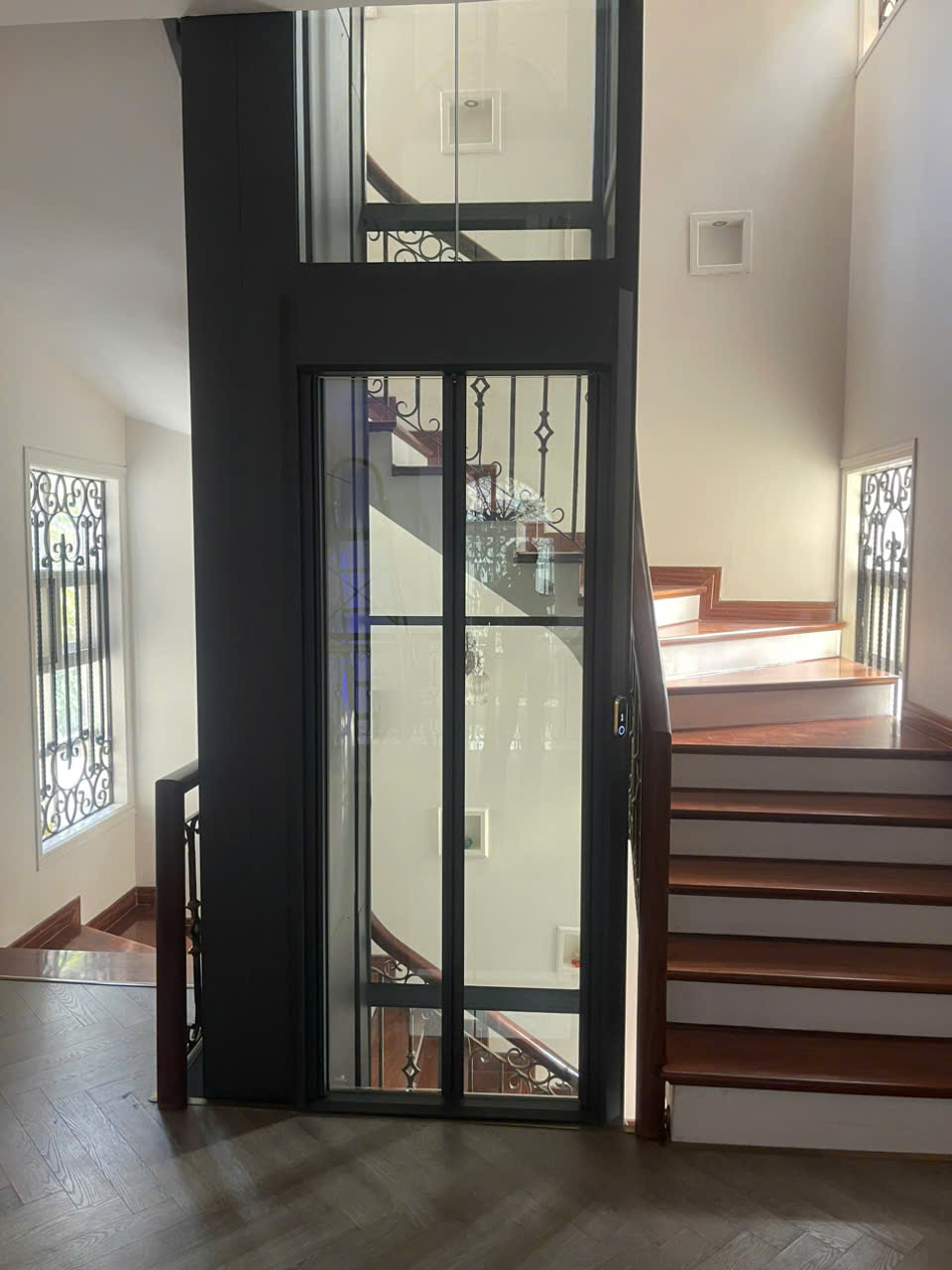 Báo Giá Thang Máy Gia Đình 2026 Tại Tiến Thắng, Hà Nội 3 z7360902851646 f1e4958a76accc29a2dc884106fc4ebe