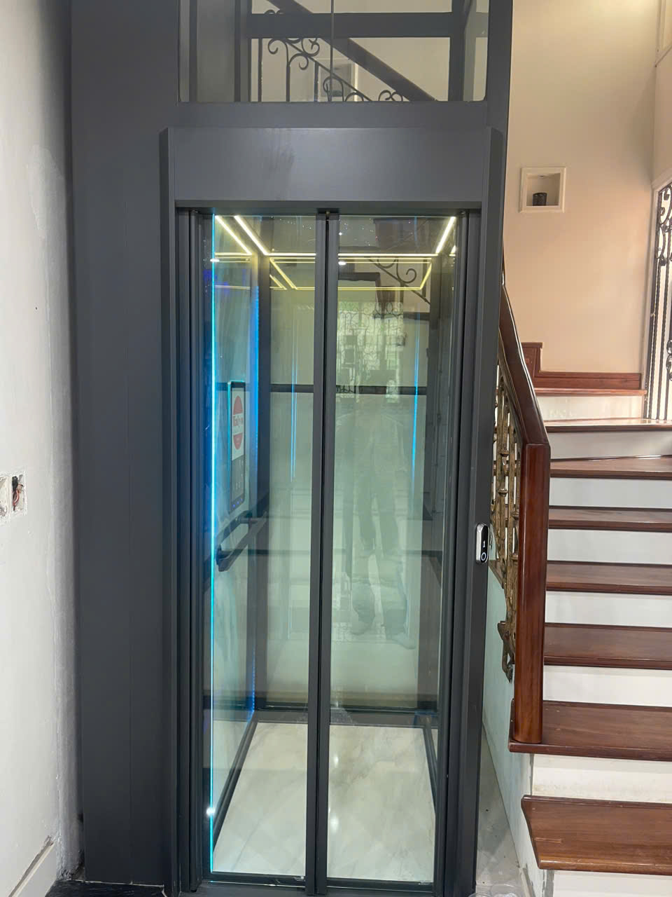 Báo Giá Thang Máy Gia Đình 2026 Tại Tiến Thắng, Hà Nội 1 z7360902866710 ebf7ee844cfb7aa9ff8b163ea0649520