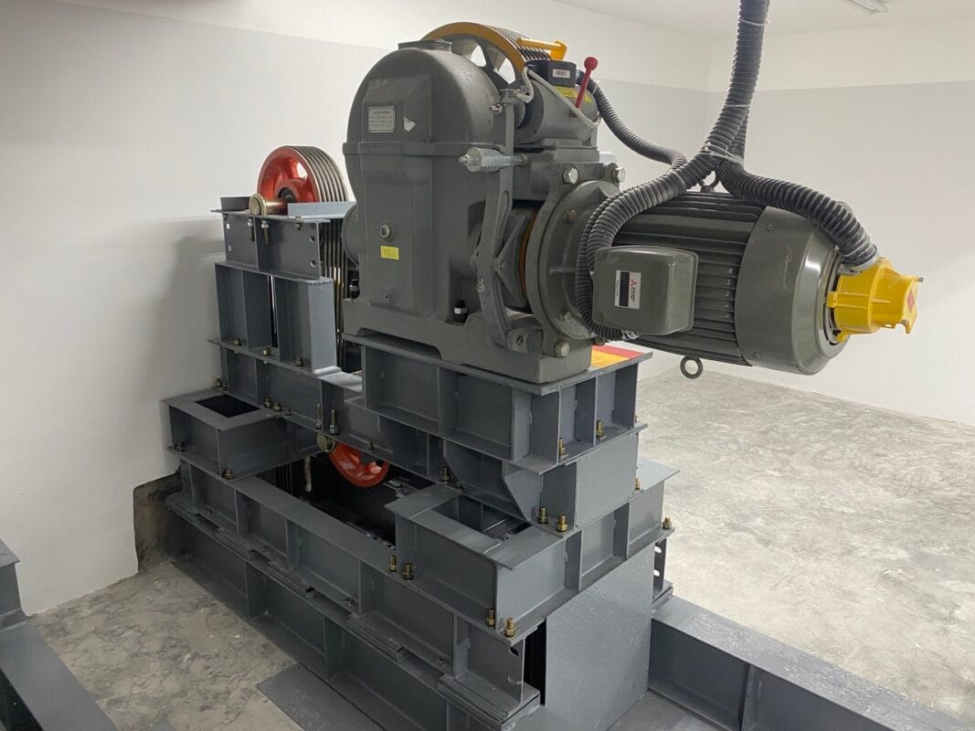 BẢO TRÌ THANG MÁY MITSUBISHI TẠI Tương Mai, Hà Nội 5 z6837208681833 e6d1b2a579a5866088ca6b6fe14d39af